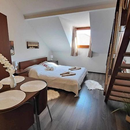 Viktoria Apartman Jula Exterior foto